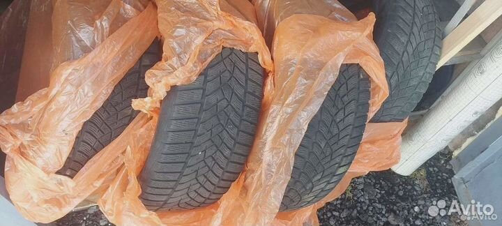 Goodyear UltraGrip Performance+ 235/45 R18 98T