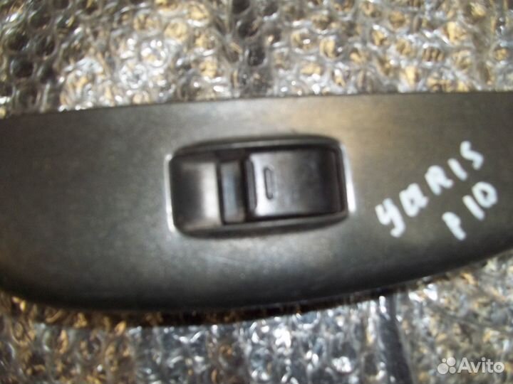 Кнопка стеклоподъёмника Тойота Ярис