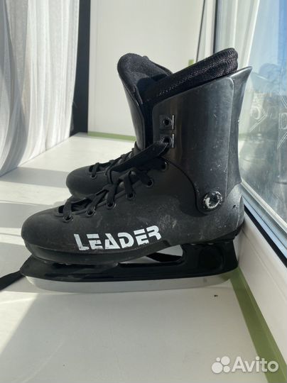 Коньки хоккейные 39 размер