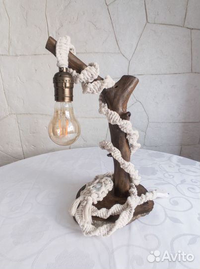 Настольный светильник