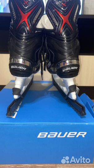 Коньки хоккейные