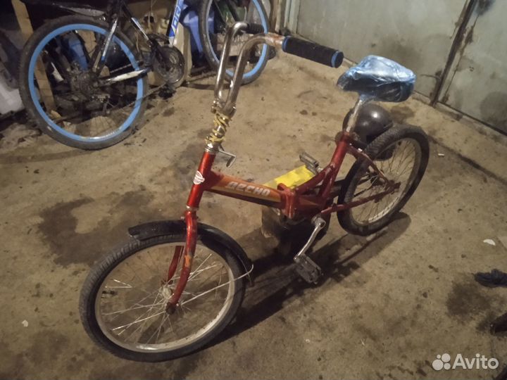 Продам велосипед Десно