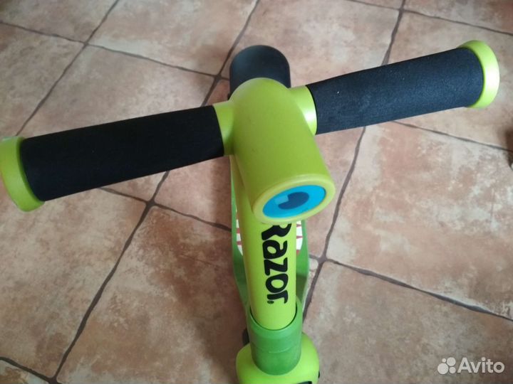 Самокат razor