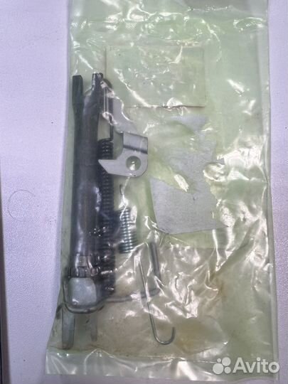 Механизм развода колодок General Motors левый