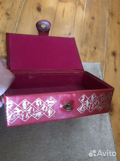 Шкатулка