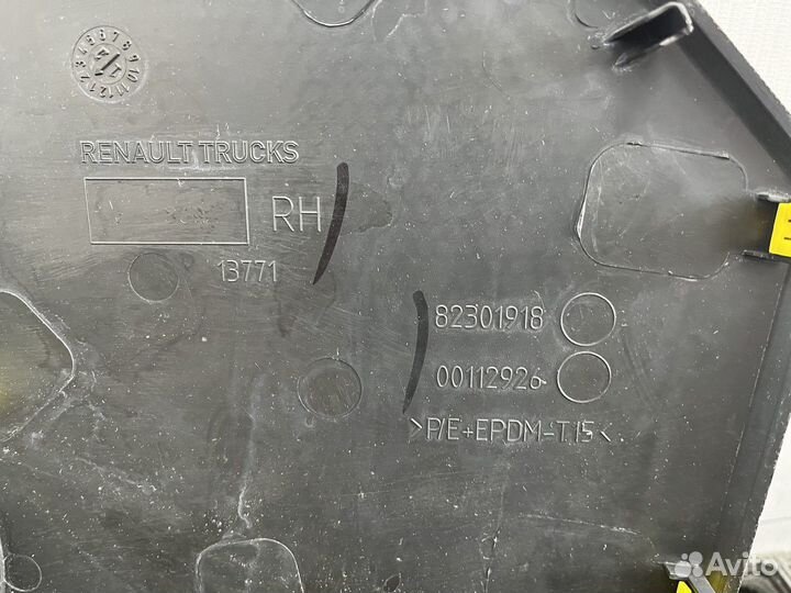 Решетка динамика правая Renault T