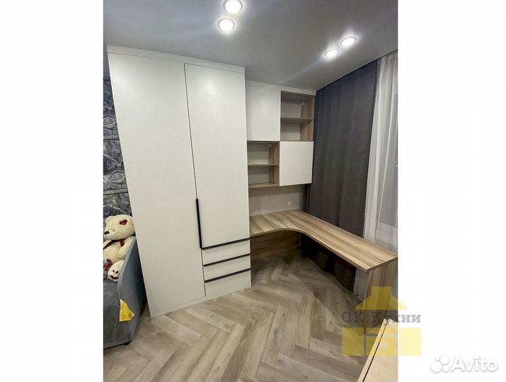 Зеркальный шкаф