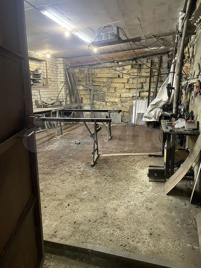 Гараж, > 30 м²