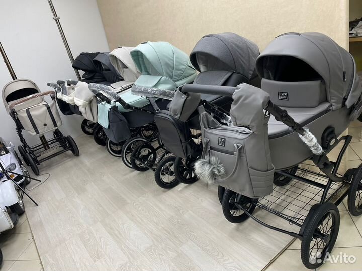 Коляска новая