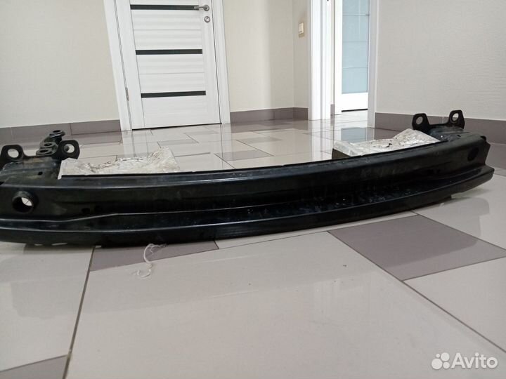 Усилитель заднего бампера Velar