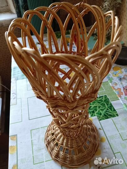 Ваза напольная плетеная
