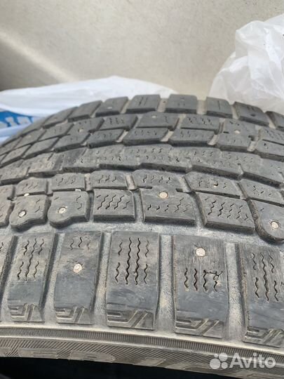 Dunlop SP Winter Ice 01 215/50 R17