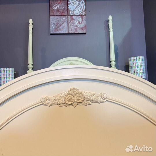 Кровать из массива премиум качества в наличии