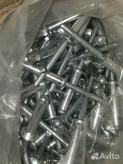 Саморезы, свёрла, напильники, заклёпки