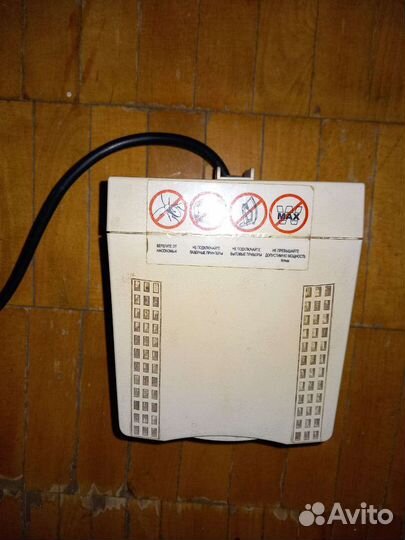 Стабилизатор напряжения Powercom