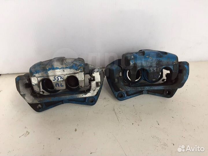 Суппорт тормозной передний на Infiniti Fx S51