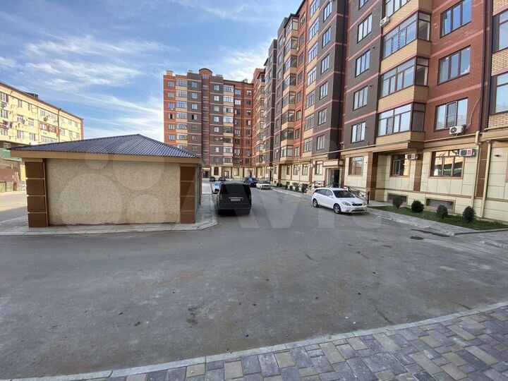 3-к. квартира, 98 м², 8/9 эт.