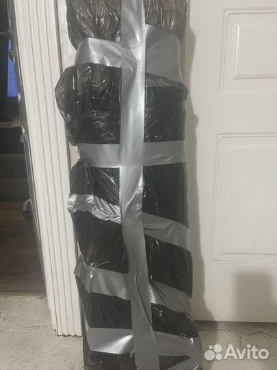 Вешалки,кофр б/у