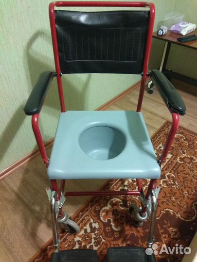 Стул-туалет на колесиках
