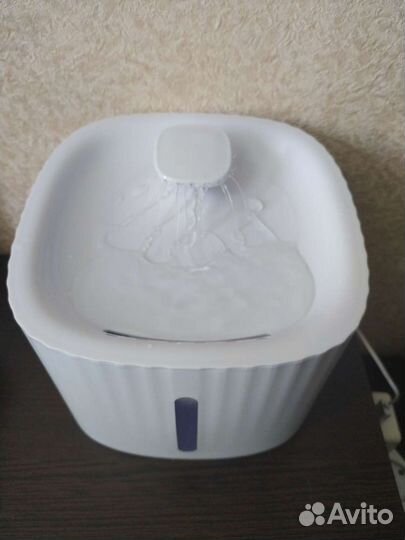 Фонтанчик для кошек