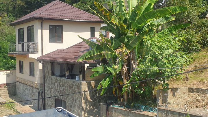 Дом 137 м² на участке 3 сот.