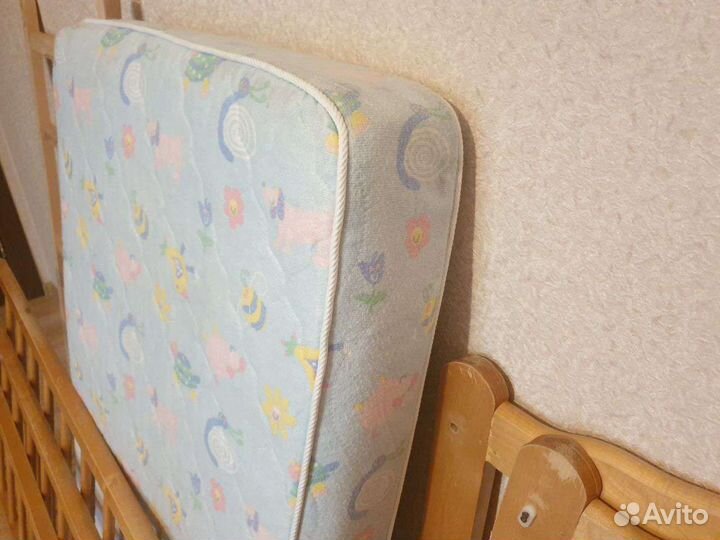 Кроватка детская с матрасом
