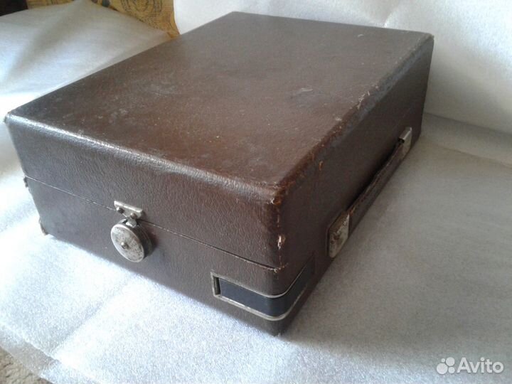 Корпус деревянный от патефона или электрофона