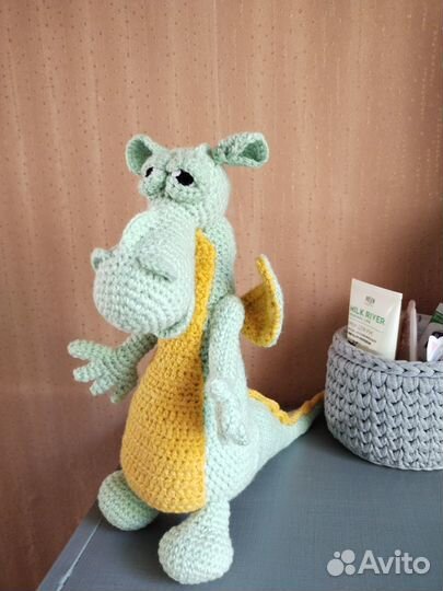 Дракон (символ следующего года) ручная вязка