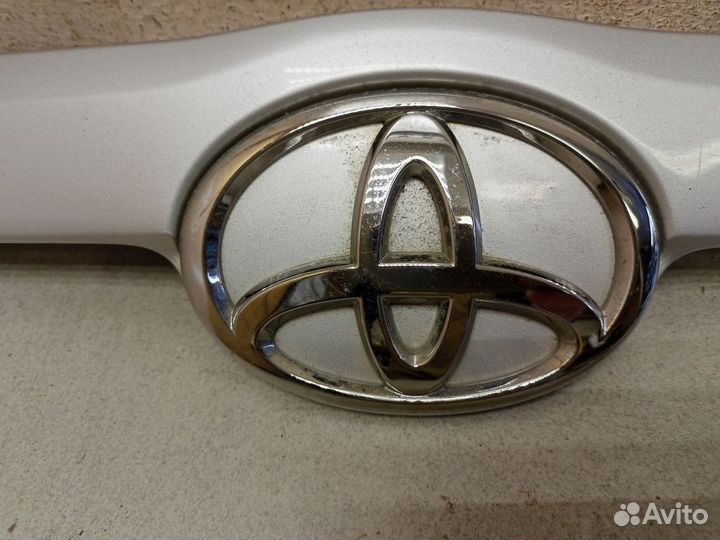 Накладка крышки багажника