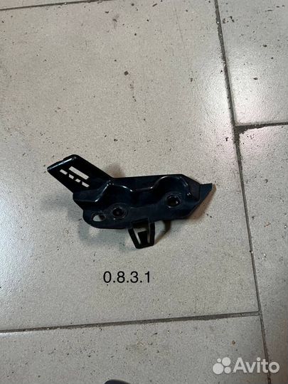 Кронштейн переднего бампера I-pace x590