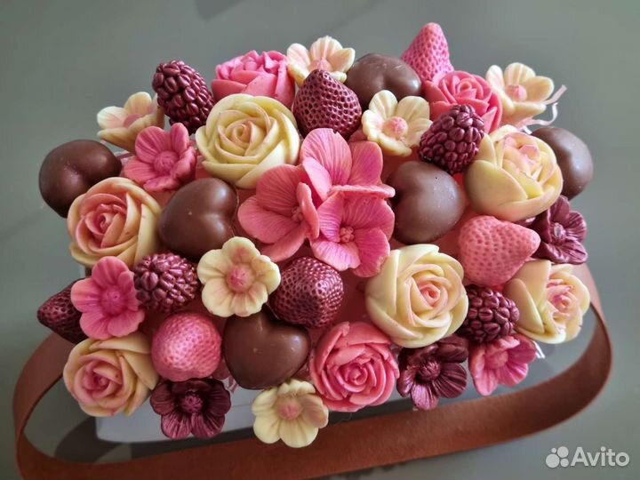 Шоколадные цветы и букеты в оригинальной упаковке