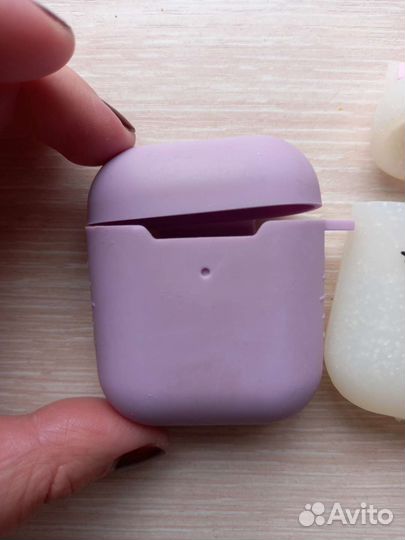Чехлы на airpods