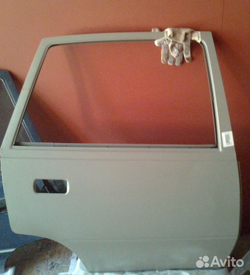 Задняя правая дверь на Дэу Нексия