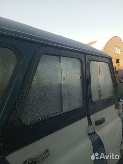 Форточка УАЗ Хантер (продаю комплект)