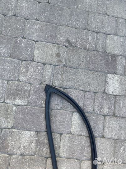 Уплотнитель дверизадний левый kia rio 3