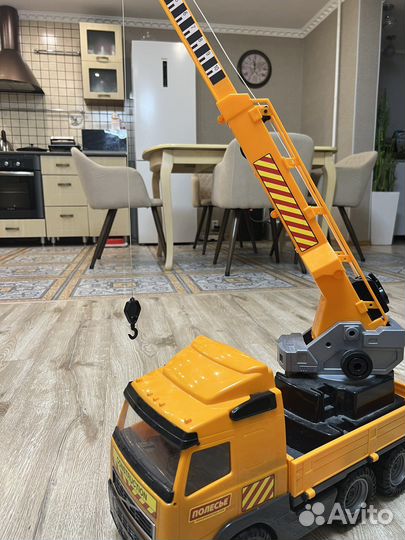 Кран, автокран игрушечный