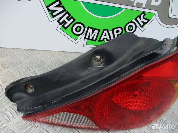 Фонарь задний правый Kia Spectra 2006г
