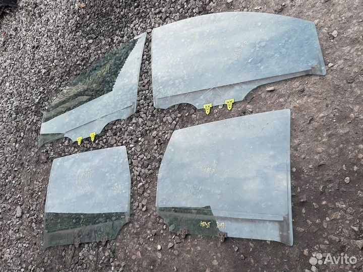 Стекло двери Ниссан Ноут E11 Note Е11