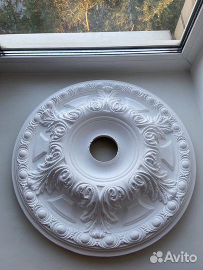 Лепнина из полиуретана - розетка потолочная R309