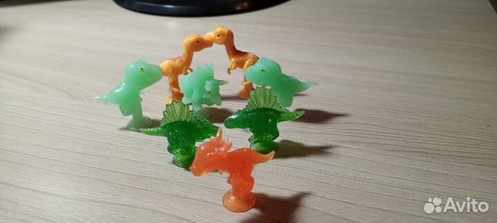 Динозаврики -присоски
