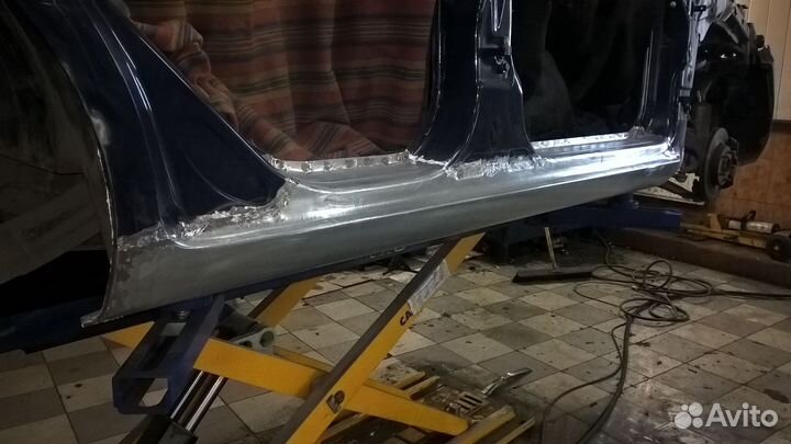 Ремонтные Пороги с усилителями Toyota Vitz (P10)