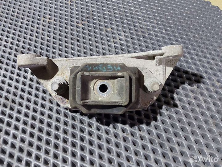 Подушка коробки Renault Megan 2