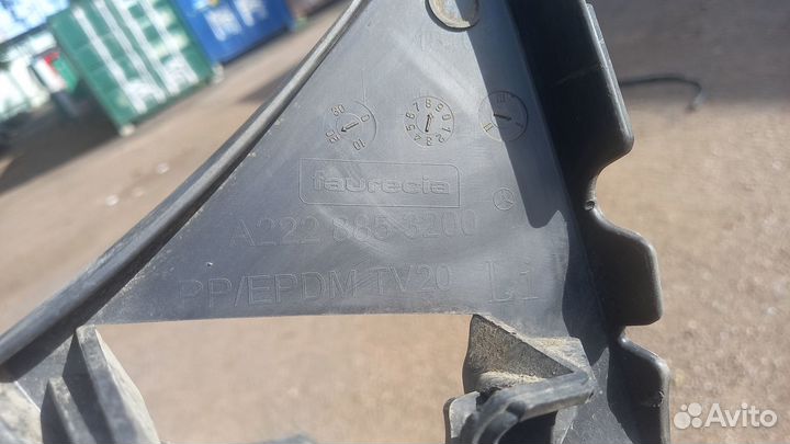 Mercedes w222 кронштейн переднего бампера