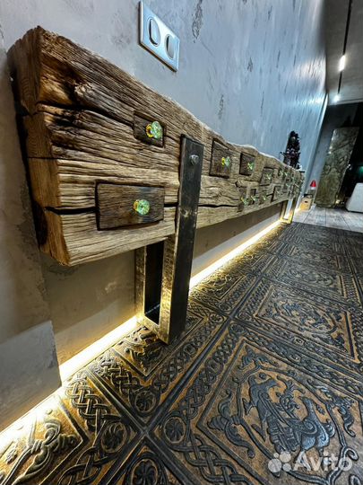 Декоративный камод из амбарного дуба