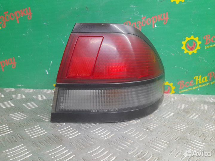 Фонарь задний правый Mazda 626 хэтчбек 1.8 Л 1993