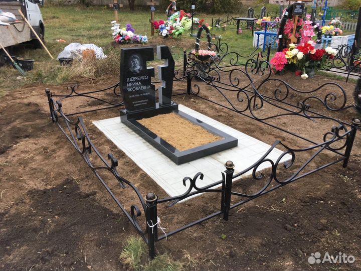 Памятники на Сумской