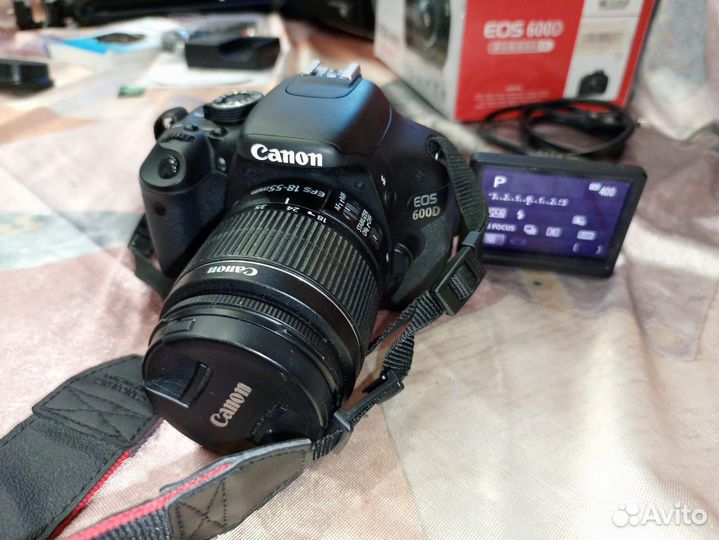 Зеркальные фотоаппараты Canon EOS 600D Kit