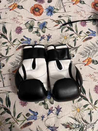 Боксерские перчатки