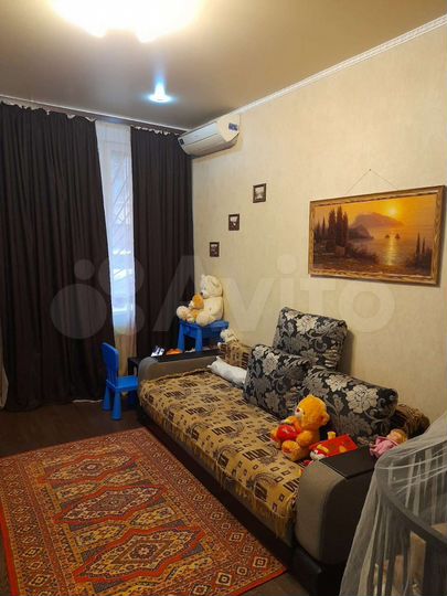 4-к. квартира, 90 м², 1/3 эт.