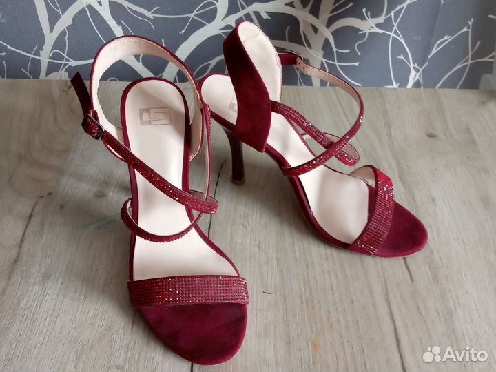 Босоножки Calipso